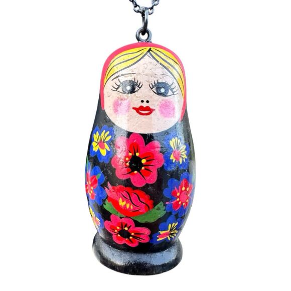 Painted Matryoshka Wooden Russian Nesting Doll Pendant Necklace Black Chain Vtg - Picture 3 of 5